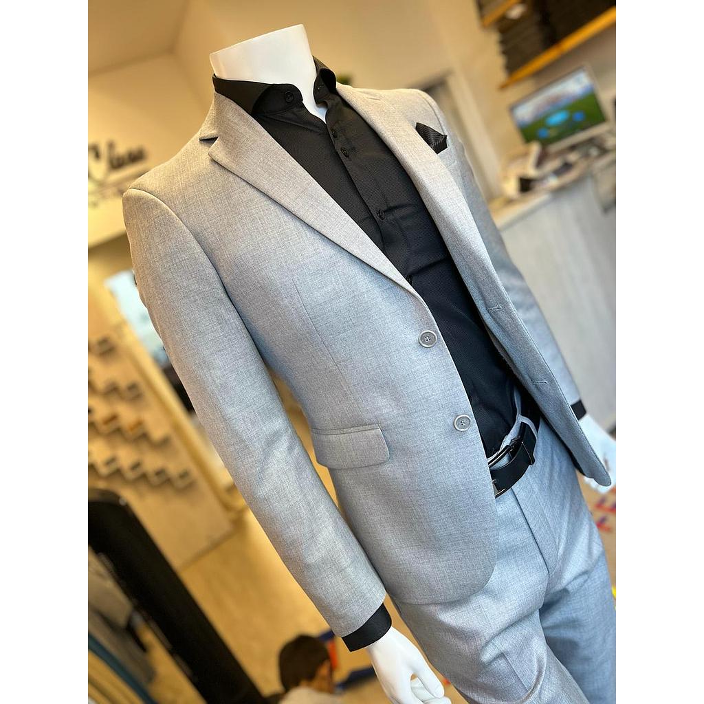 TRAJE GRIS CLARO